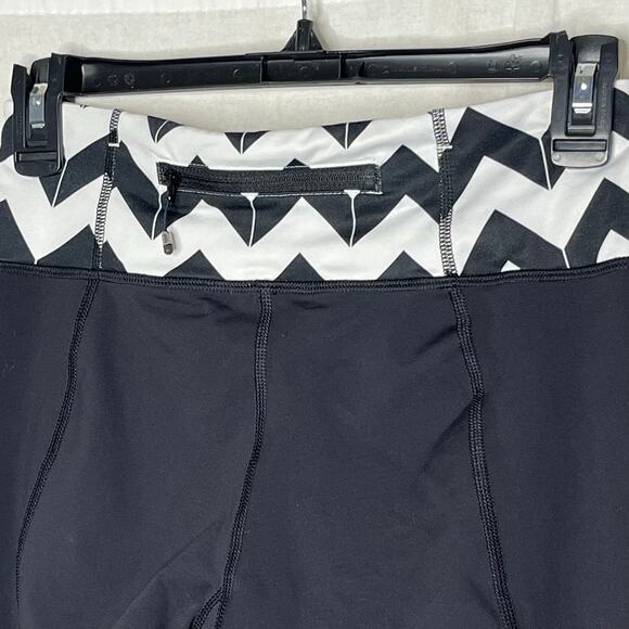 Lululemon Run For Your Life Crop Leggings Black with Chevron White Waist Size 6 - Picture 10 of 11